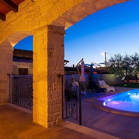Holiday home Vabriga *