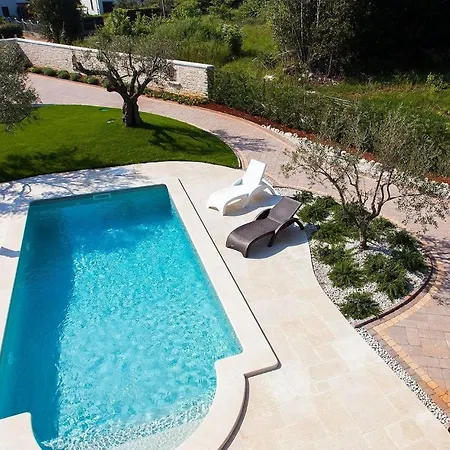 Vabriga Holiday home *
